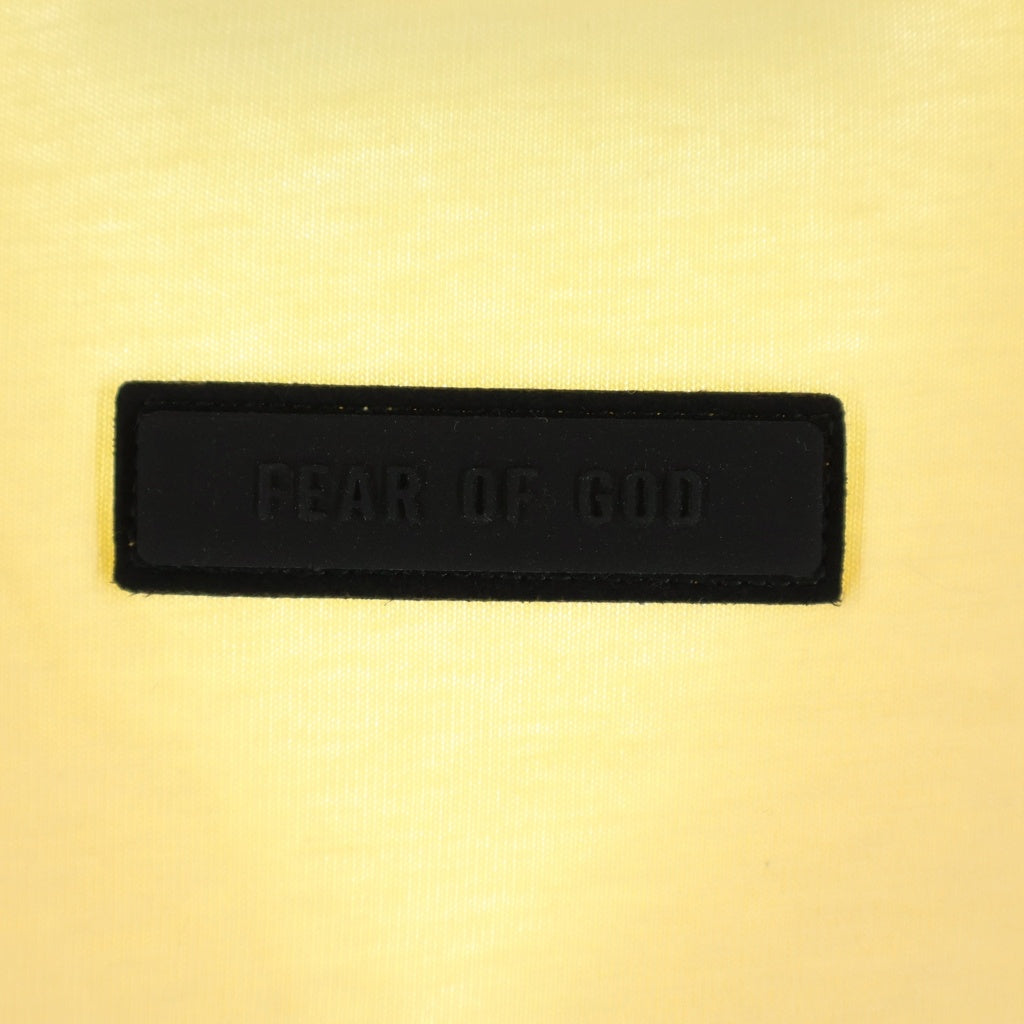 FEAR OF GOD ESSENTIALS(フィアオブゴッド エッセンシャルズ) Vネック バックロゴ 半袖Tシャツ カットソー イエロー