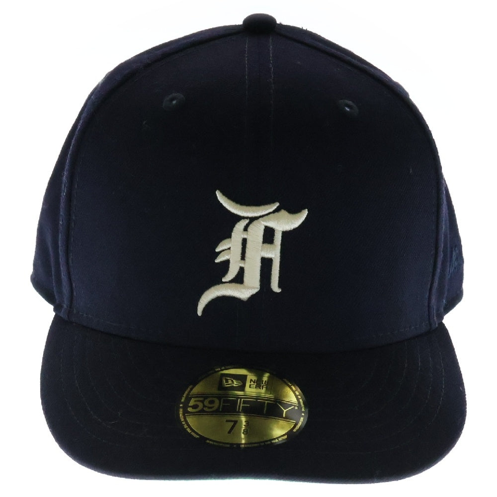 NEW ERA(ニューエラ) 59FIFTY ×FEAR OF GOD ESSENTIALS The Classic Collection フィアオブゴッド エッセンシャル ロゴ刺繍 ベースボールキャップ 帽子 ネイビー