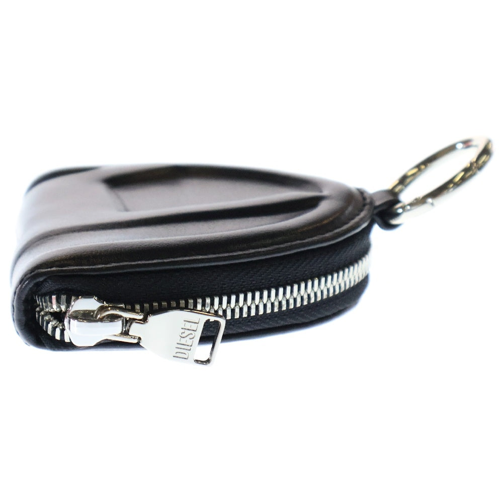 DIESEL(ディーゼル) 1DR-FOLD COIN PURSE ZIP ロゴ刻印 レザーコインケース ブラック X09894P5470