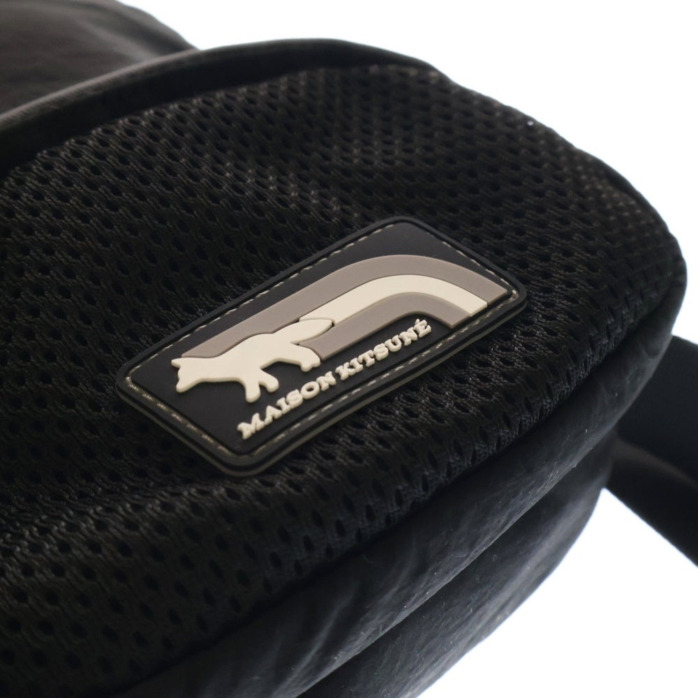 MAISON KITSUNE(メゾンキツネ) 25SS FLASH FOX CROSSBODY POUCH フラッシュフォックス クロスボディ ポーチ バッグ ブラック OM05174WQ4034