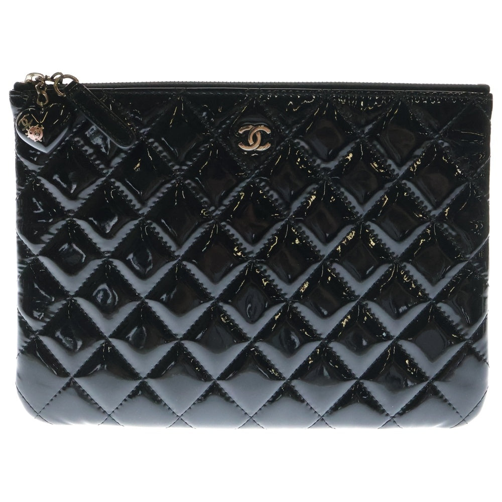 CHANEL(シャネル) マトラッセ パテントレザー クラッチバッグ 20番台 ハートチャーム ブラック