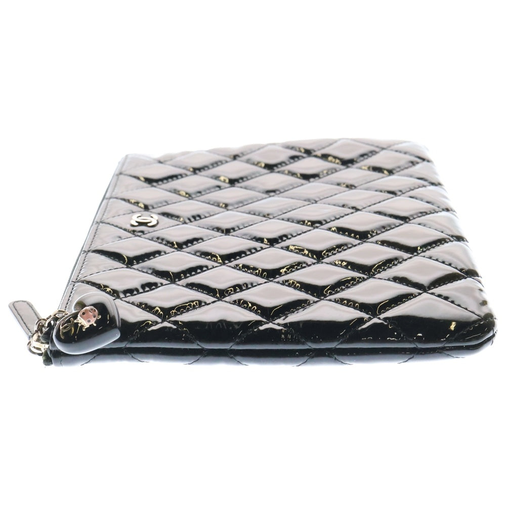 CHANEL(シャネル) マトラッセ パテントレザー クラッチバッグ 20番台 ハートチャーム ブラック