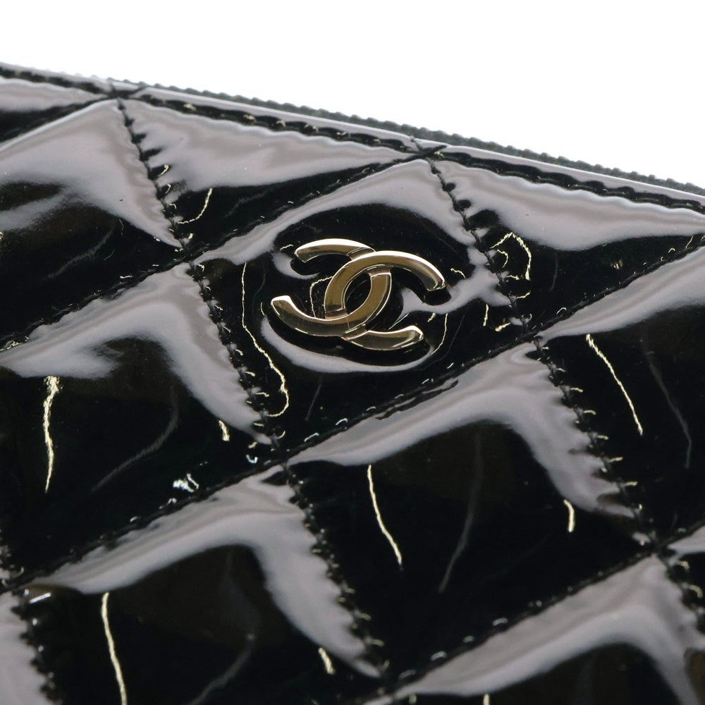 CHANEL(シャネル) マトラッセ パテントレザー クラッチバッグ 20番台 ハートチャーム ブラック