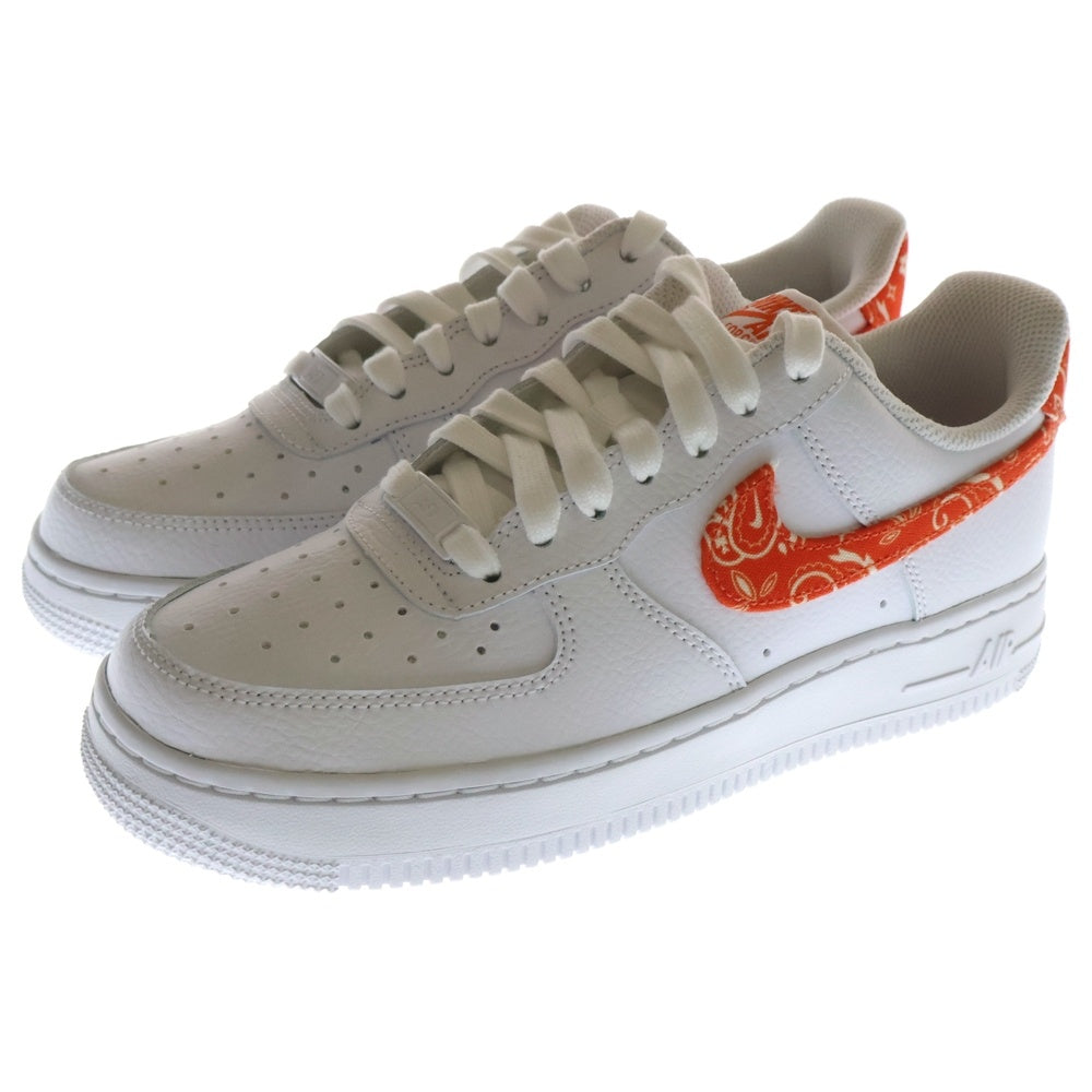 NIKE(ナイキ) WMNS AIR FORCE 1 LOW '07 Essential Orange Paisley ウィメンズ エアフォース ペイズリー ローカットスニーカー ホワイト/オレンジ US7/24.0cm DJ9942-102