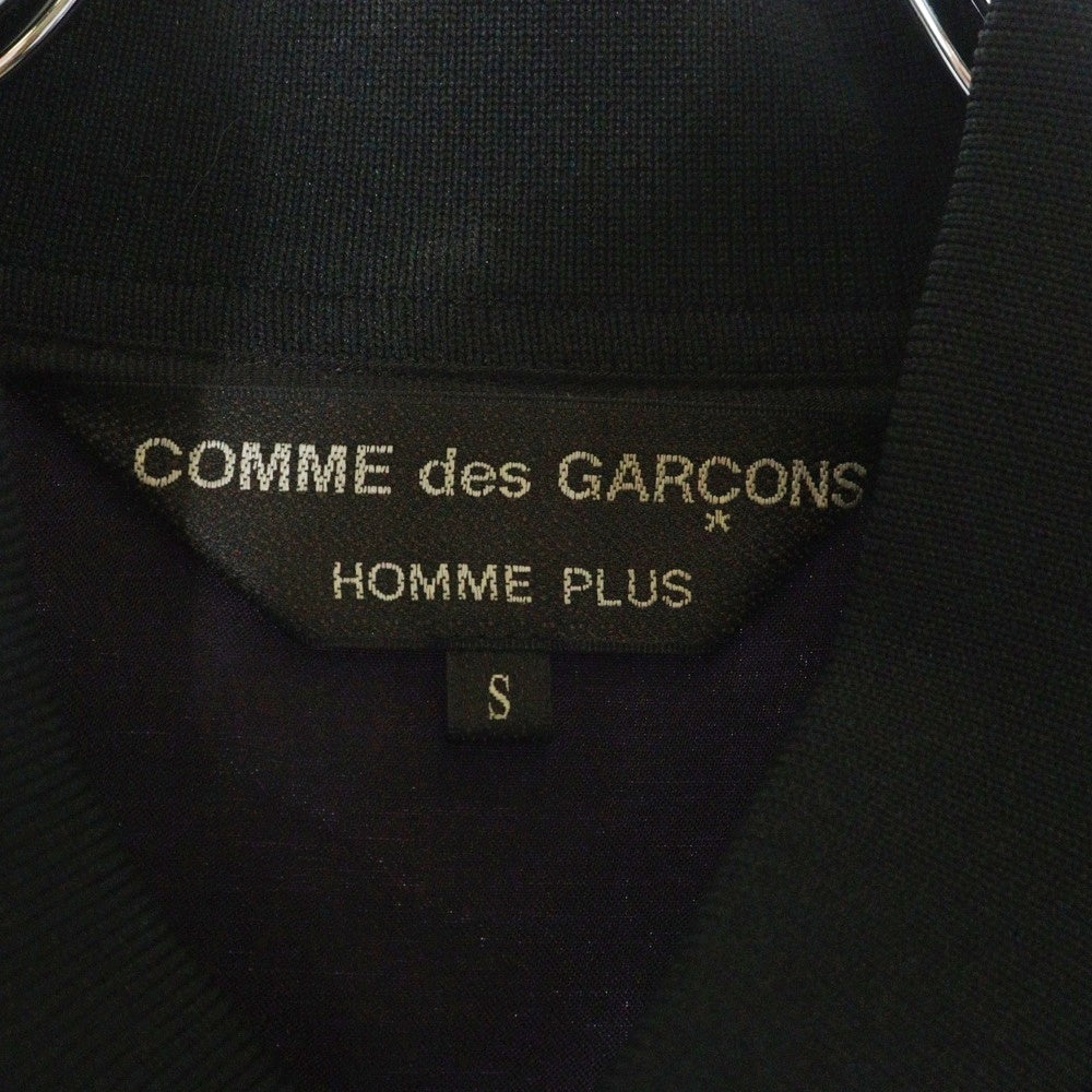COMME des GARCONS HOMME PLUS(コムデギャルソンオムプリュス) 20SS バックプリント キュプラサテン スタッフ コート PE-J087 ブラック