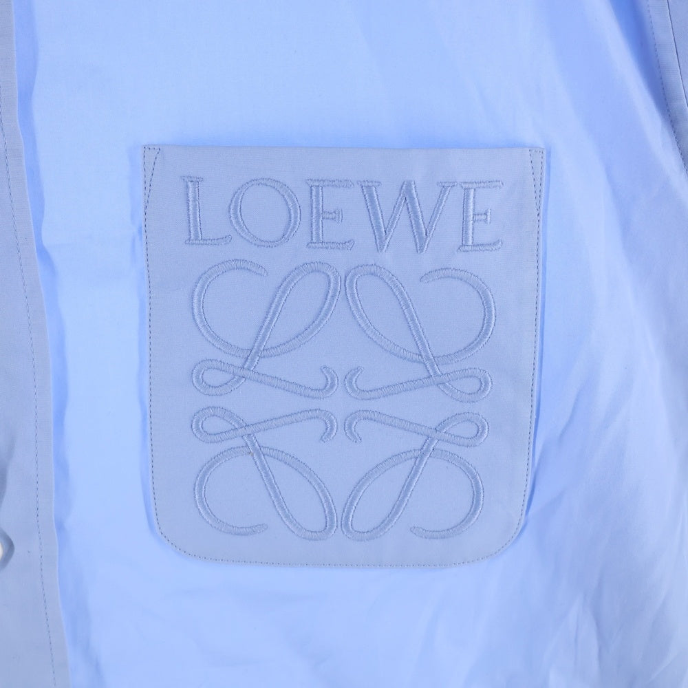 LOEWE(ロエベ) 25SS ポケットロゴ刺繍 長袖シャツ ブルー H526Y05WDX