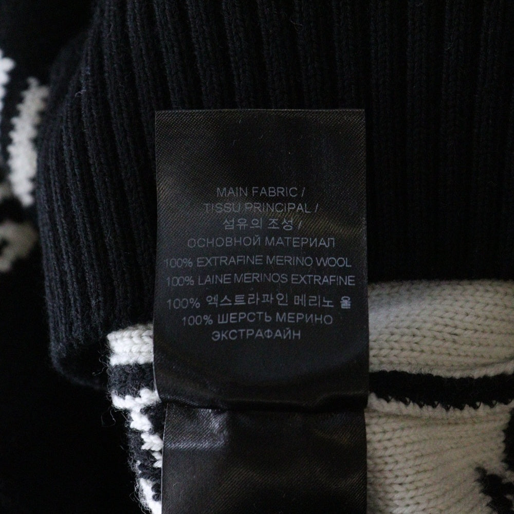 VETEMENTS(ヴェトモン) ロゴ総柄ニット ジャガード セーター ブラック UE54KN220X