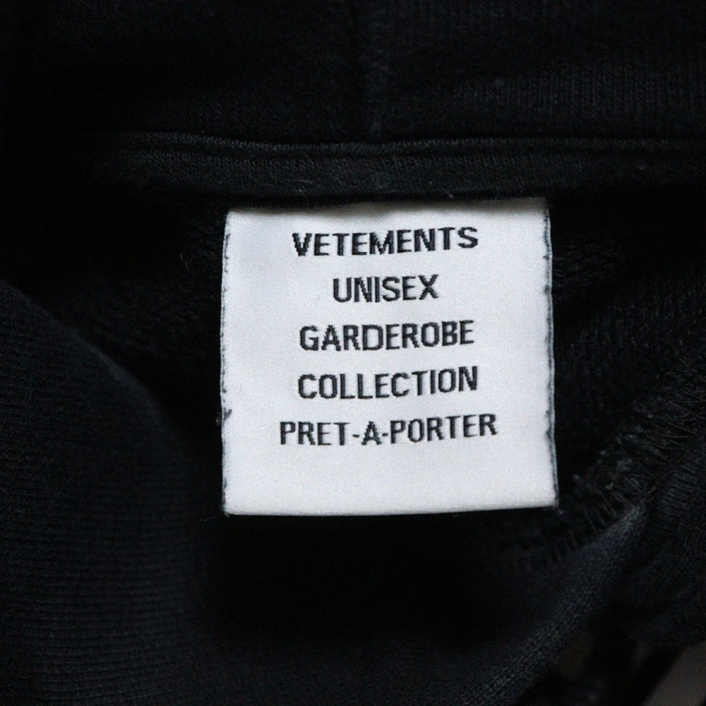 VETEMENTS(ヴェトモン) CAMPAIGN LOGO HOODIE キャンペーンロゴ フーディ パーカー ブラック UE64HD440B