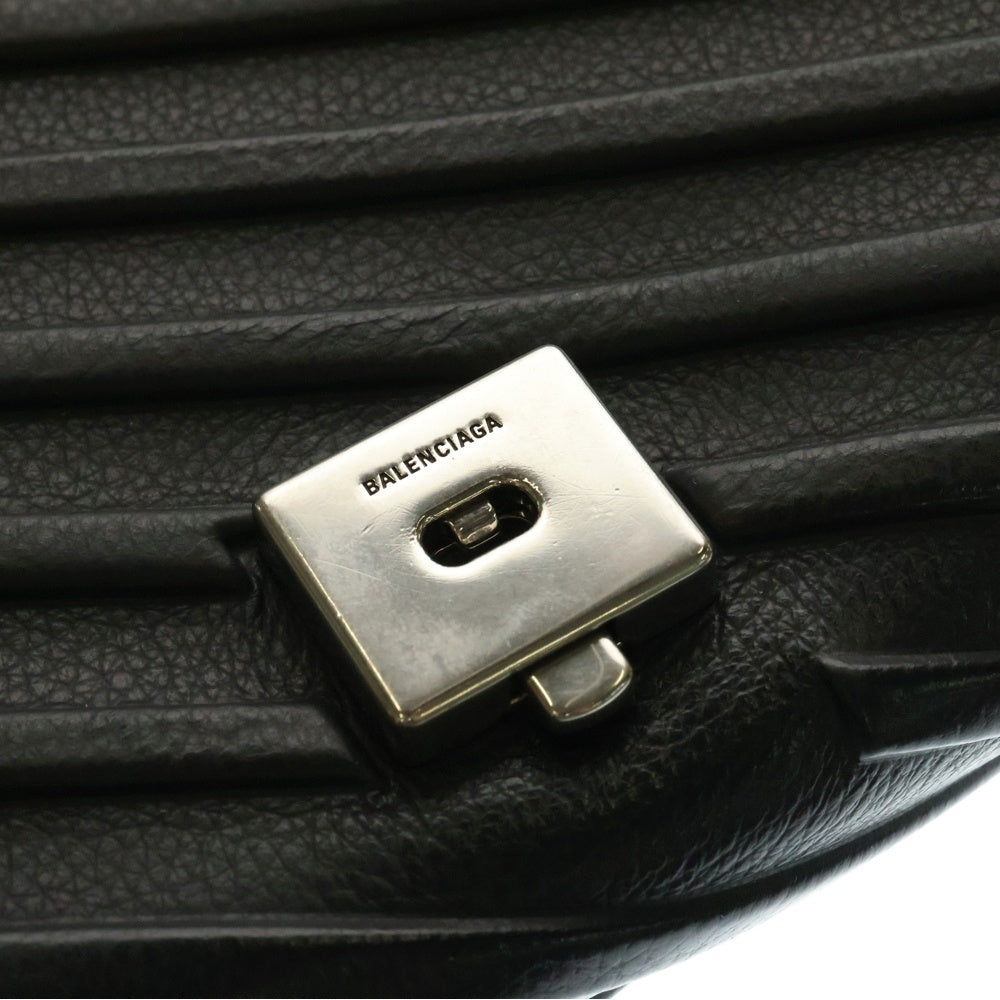 BALENCIAGA(バレンシアガ) AR FLAP BAG W カー フラップ エンボス レザー ショルダーバッグ ブラック 679466