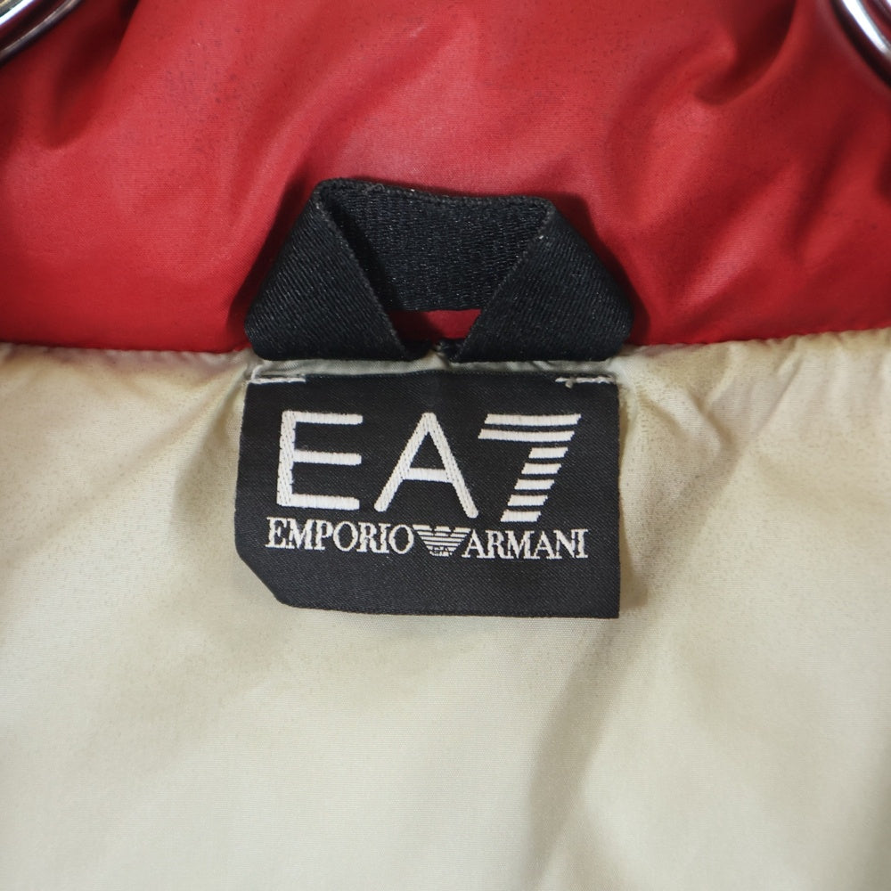EA7(イーエーセブン) エンブレムパッチナイロンダウンジャケット レッド