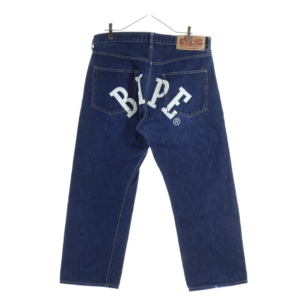 A BATHING APE(アベイシングエイプ) バッグアーチロゴ入りデニムパンツ ストレートパンツ インディゴ