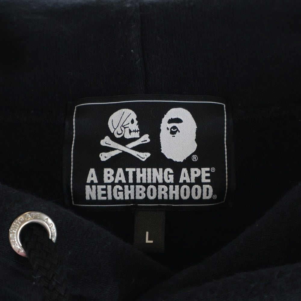 A BATHING APE(アベイシングエイプ) ×NEIGHBORHOOD 001PPJ231901C ×ネイバーフッド フロントプリントプルオーバーパーカー ブラック