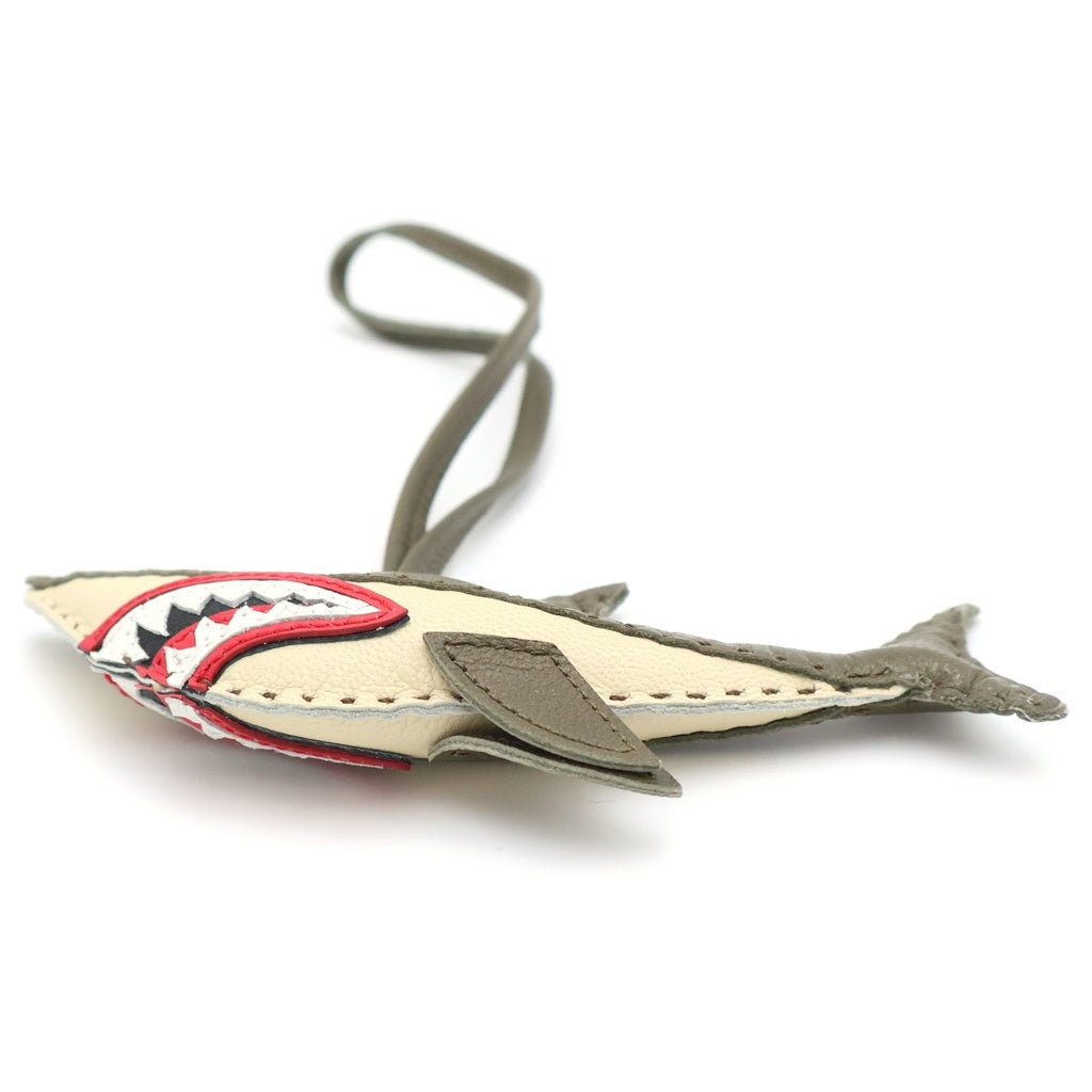 READY MADE(レディメイド) CHARM SHARK チャームシャーク レザーストラップ カーキ レディース