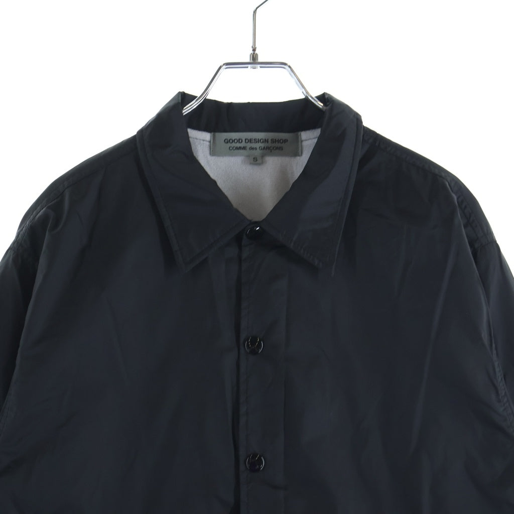 GOOD DESIGN SHOP COMME des GARCONS(グッドデザインショップ コムデギャルソン) バックプリントコーチジャケット IH-J002 ブラック