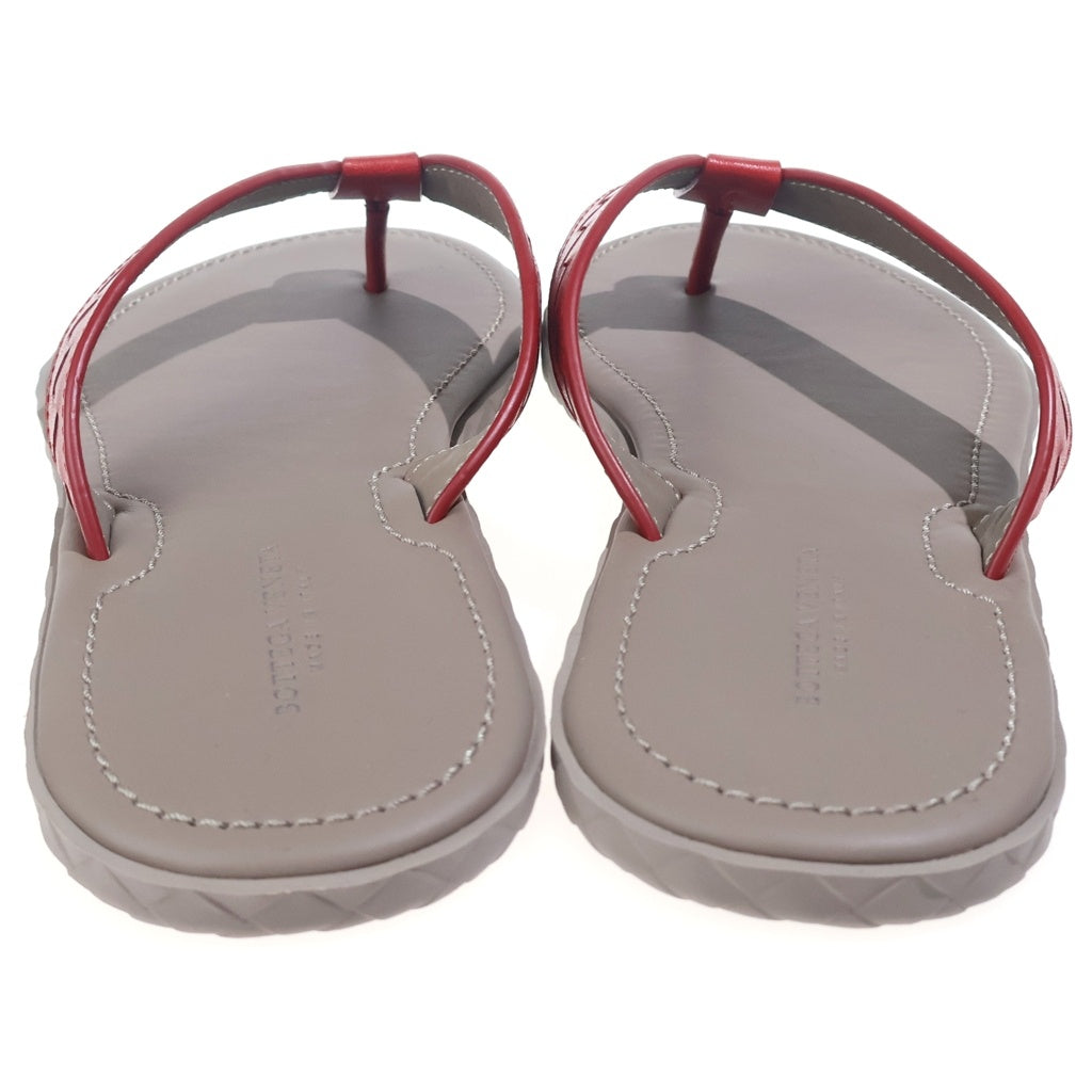 BOTTEGA VENETA(ボッテガヴェネタ) PLAGE CALF LEATHER FLIP FLOPS レザーサンダル レッド/ブラウン