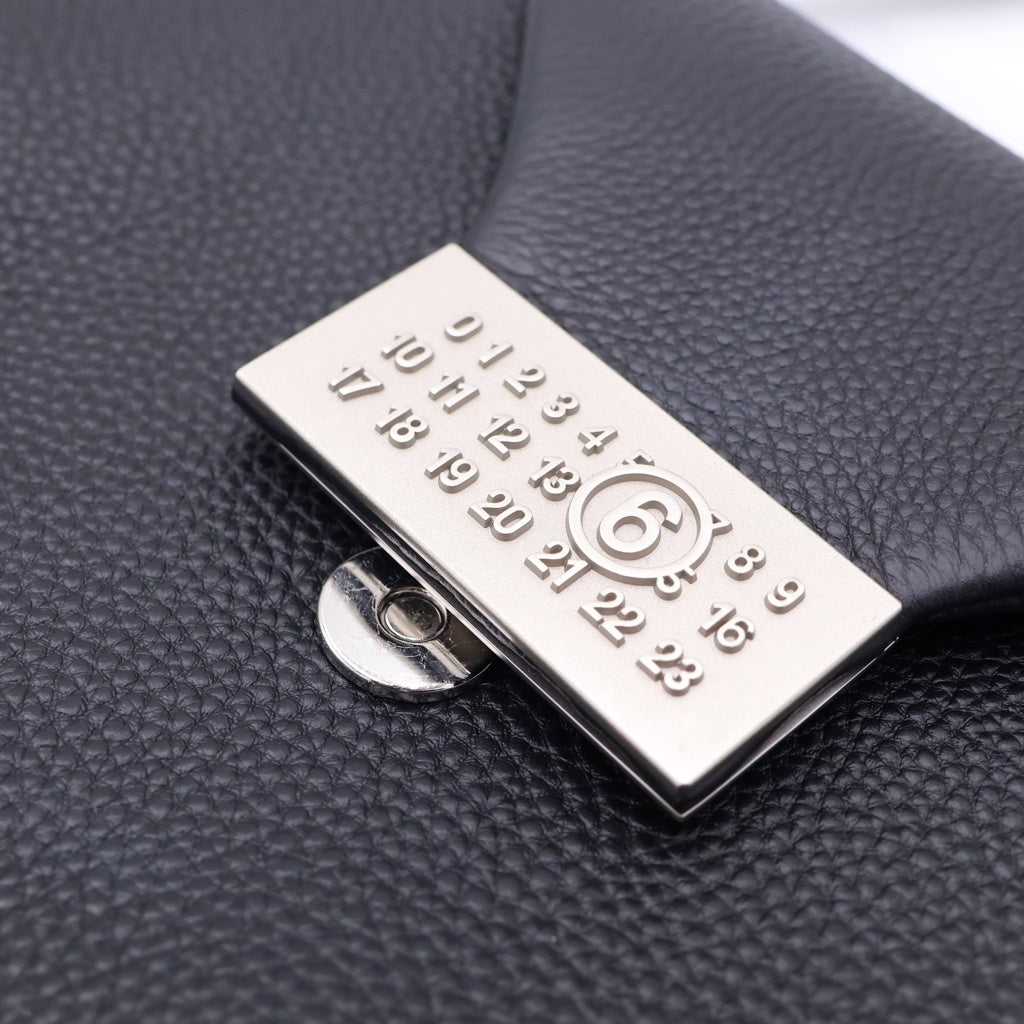 MM6 Maison Margiela(エムエムシックスメゾンマルジェラ) NUMERICNEW POCHETTE ニューメリック ポシェット レザーハンドバック レディース