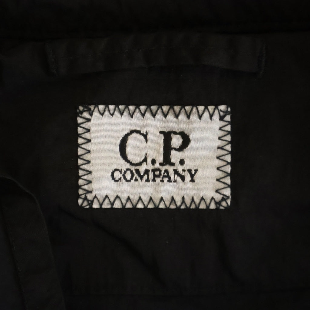 C.P. Company(シーピーカンパニー) 26SS レンズワッペン クロームR フィールドジャケット ナイロン長袖シャツ ブラック 20CMOW004A 110535G