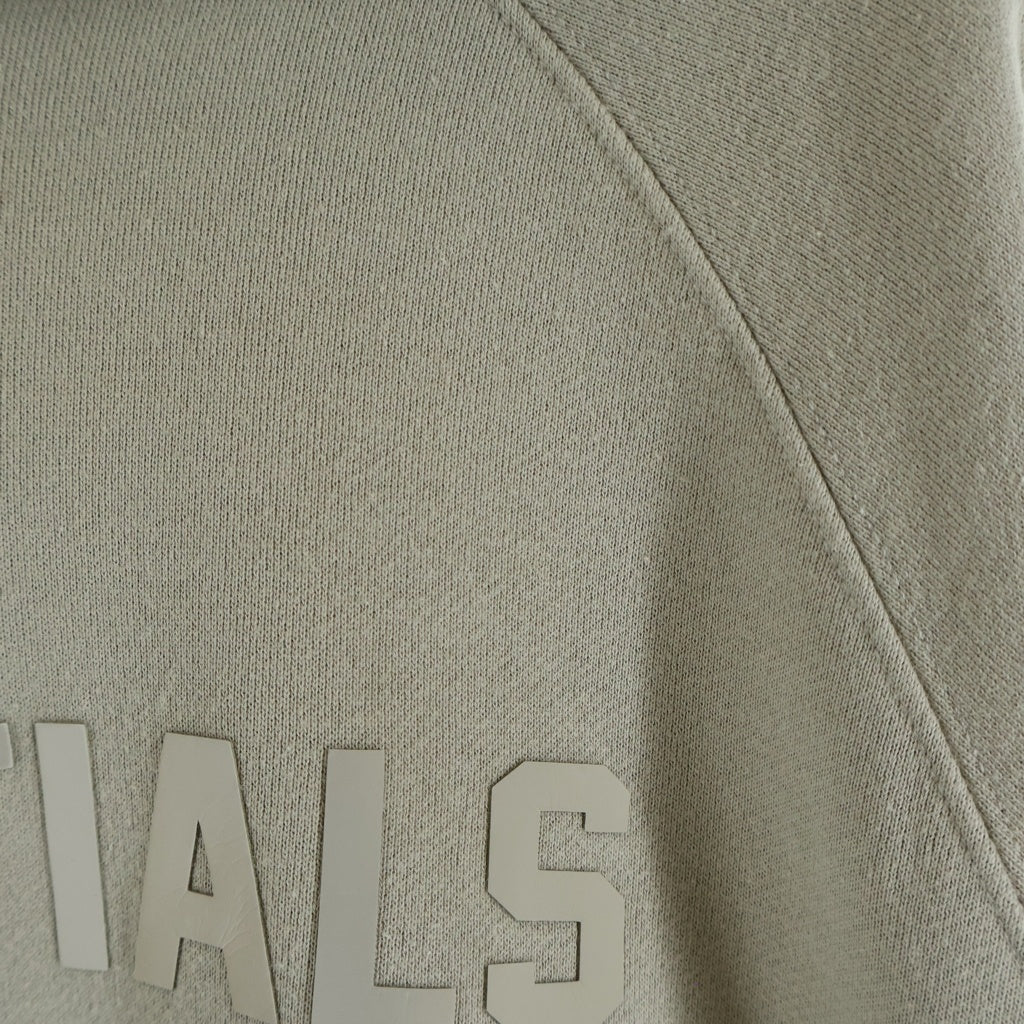 FEAR OF GOD ESSENTIALS(フィアオブゴッド エッセンシャルズ) HOODIE ラバーロゴ プルオーバースウェットパーカー フーディー ベージュ
