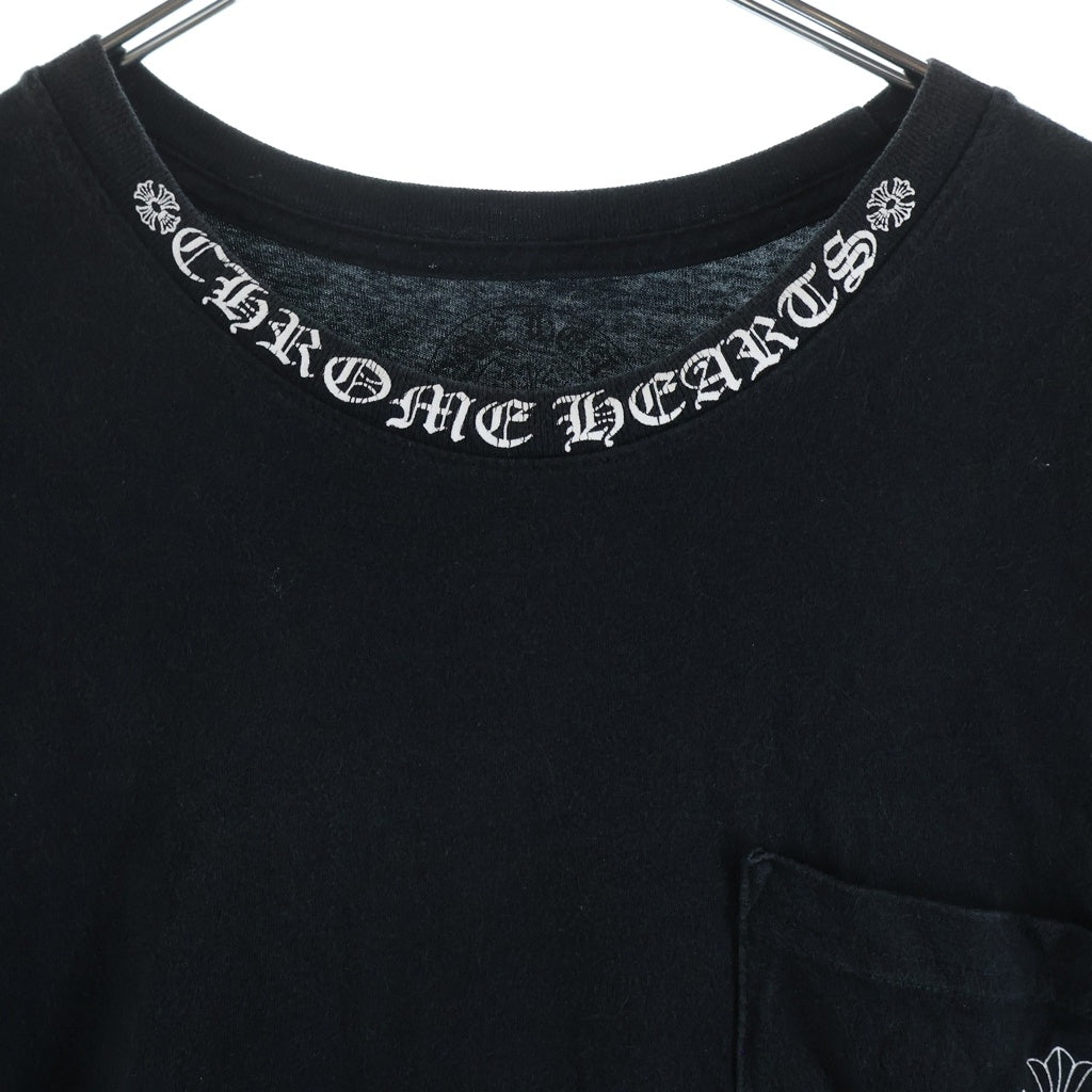 CHROME HEARTS(クロムハーツ) Back Cross Neck Logo Tee バッククロスネックロゴ半袖Tシャツ ポケット付き ブラック