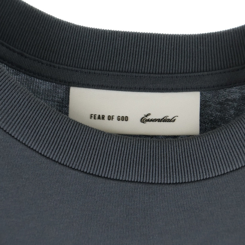 FEAR OF GOD ESSENTIALS(フィアオブゴッド エッセンシャルズ) 26SS 1POINT LOGO S/S TEE ロゴ 半袖Tシャツカットソー グレー -