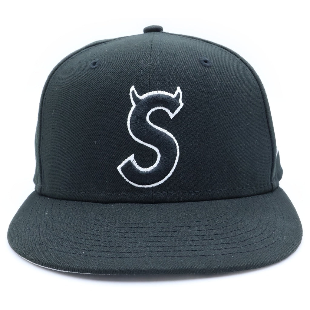 SUPREME(シュプリーム) 22AW ×NEW ERA59FIFTY S Logo Baseball Cap 鬼ロゴ ベースボールキャップ ブラック
