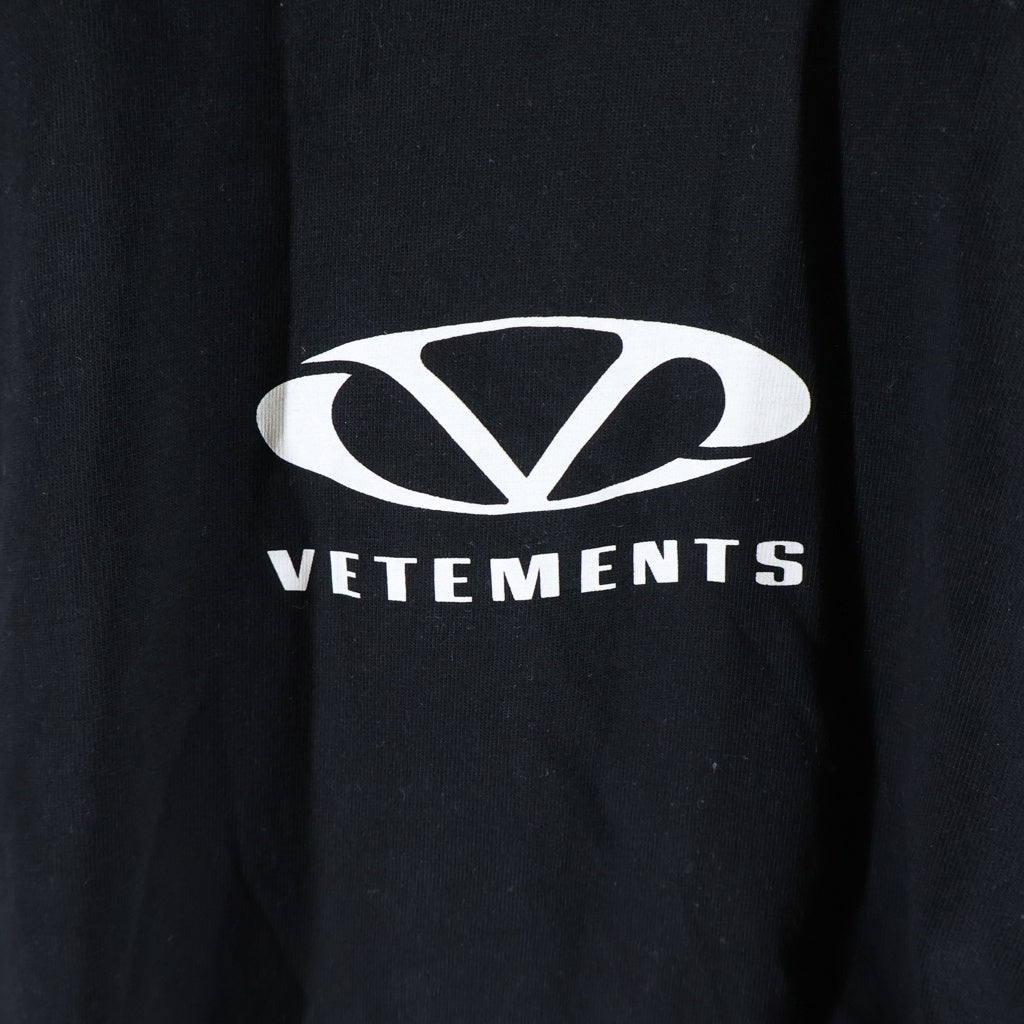 VETEMENTS(ヴェトモン) 25SS OVAL LOGO OVERSIZE S/S TEE オーバルロゴ オーバーサイズ 半袖Tシャツカットソー ブラック UA66TR605BW