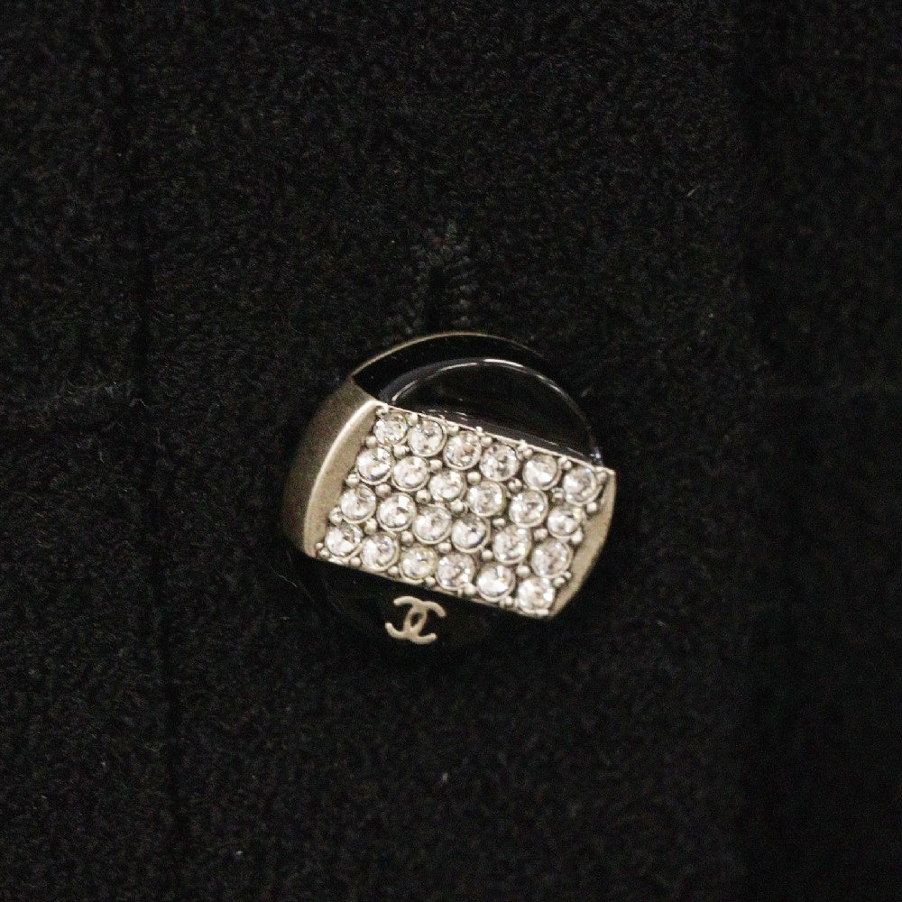 CHANEL(シャネル) ラインストーンボタン ウール ケープジャケット ブラック レディース P42722V18196