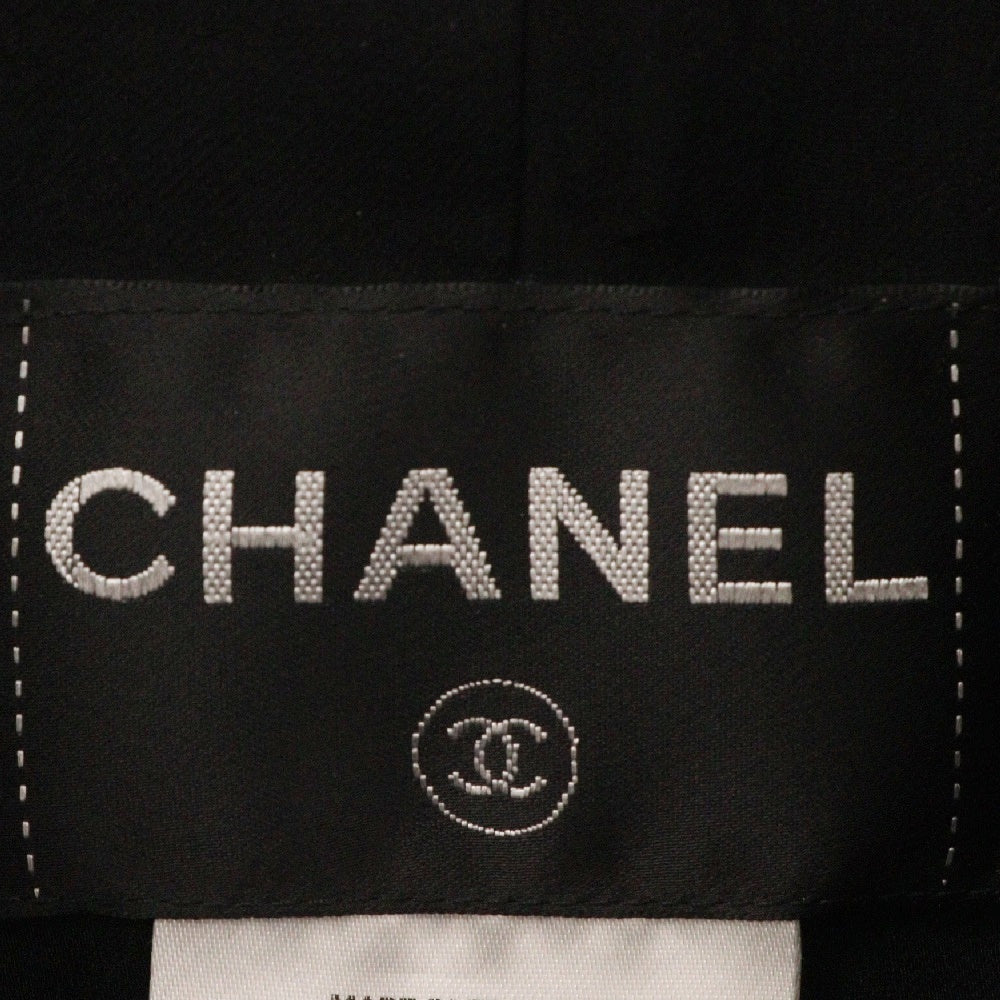 CHANEL(シャネル) ラインストーンボタン ウール ケープジャケット ブラック レディース P42722V18196