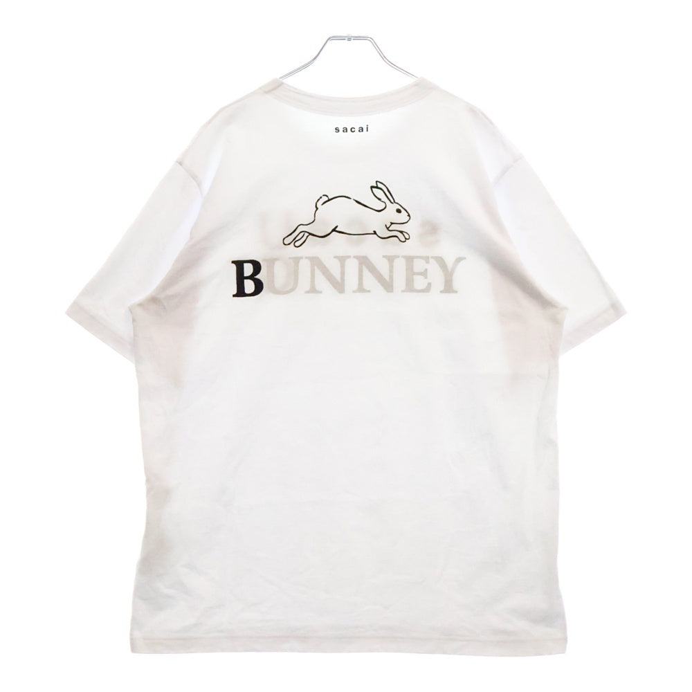 Sacai(サカイ) 24SS ×BUNNEY ×EUG Print T-Shirt 24-0903S ロゴ刺繍 プリント半袖Tシャツ ホワイト