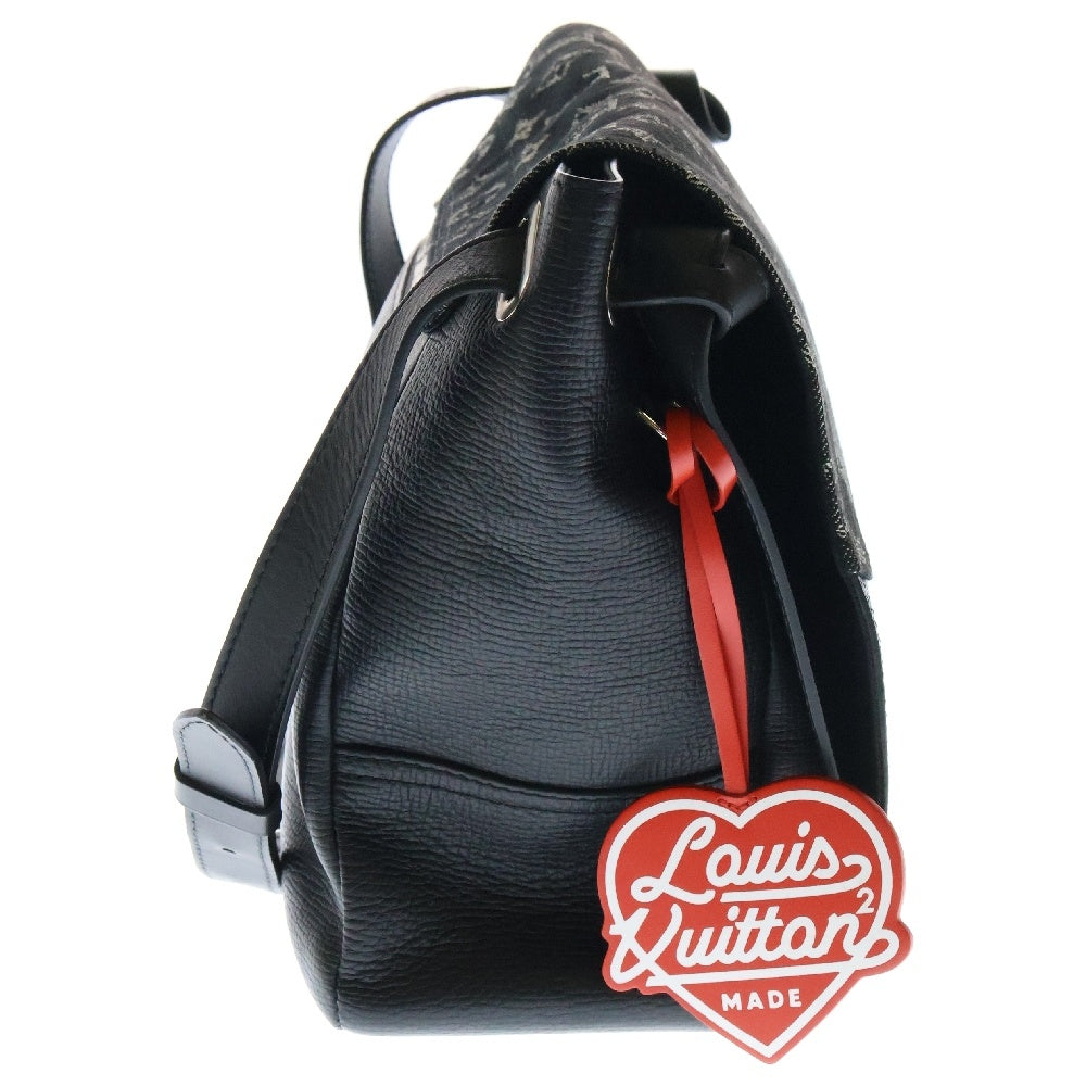 LOUIS VUITTON(ルイヴィトン) ×NIGO ニゴー モノグラムドリップ ブザストーキョー デニムキャンバス カーフ ショルダーバッグ ブラック M45971