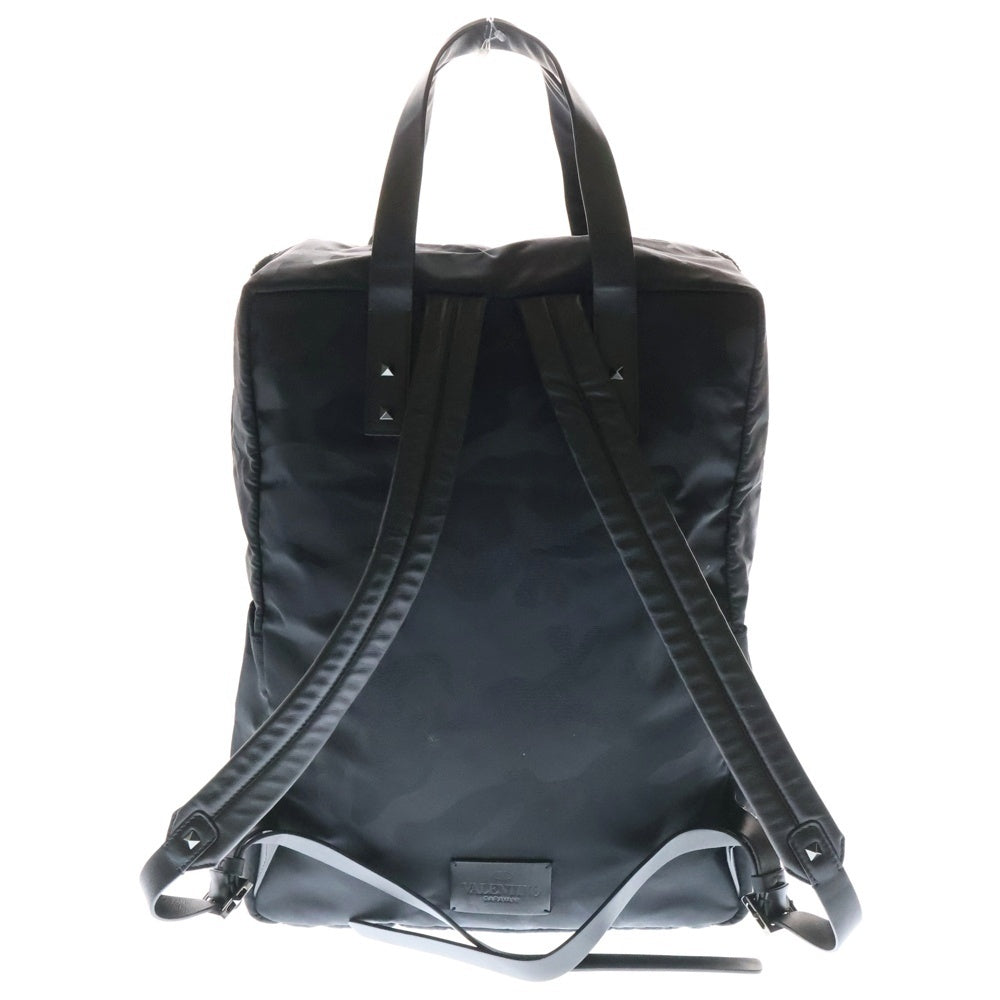 VALENTINO GARAVANI(ヴァレンチノガラヴァーニ) ロックスタッズ ナイロンバックパック カモフラージュ ブラック KY0B0464NAI