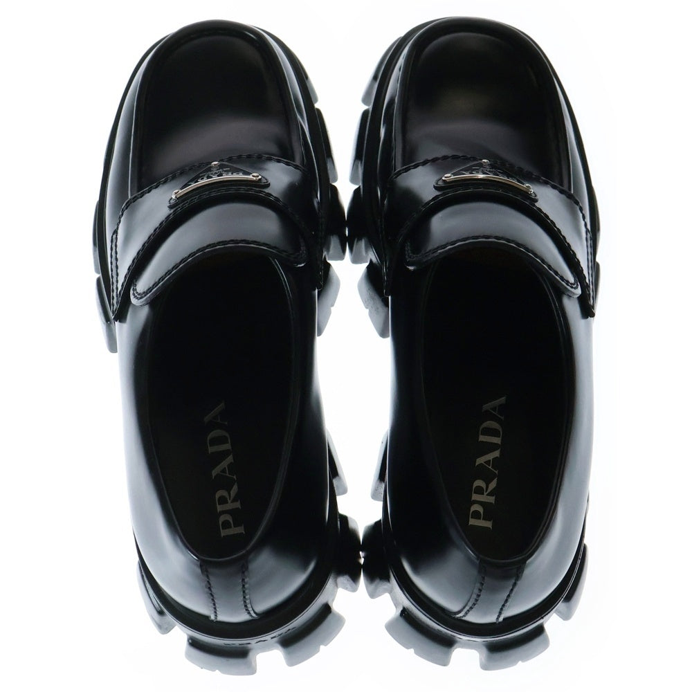 PRADA(プラダ) モノリス トライアングルロゴプレート ブラッシュドレザー 厚底 ローカットシューズ ローファー ブラック 2DE129