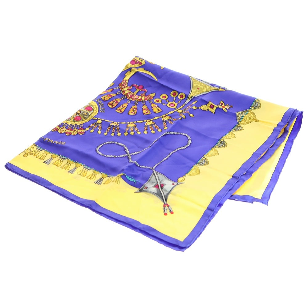 HERMES(エルメス) 90 PARURES DES SABLES シルクカレ90スカーフ ブルー/イエロー