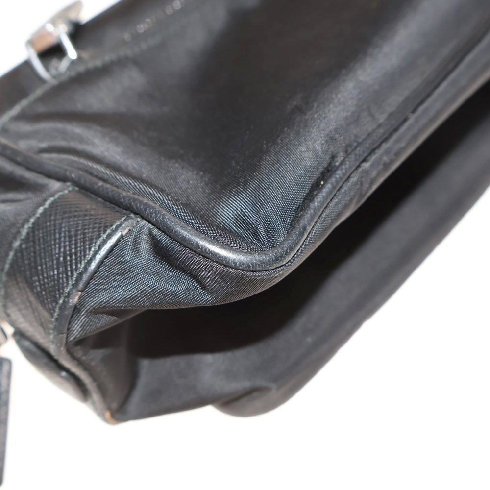 PRADA(プラダ) ロゴプレートセカンドバッグ ブラック 2NA819