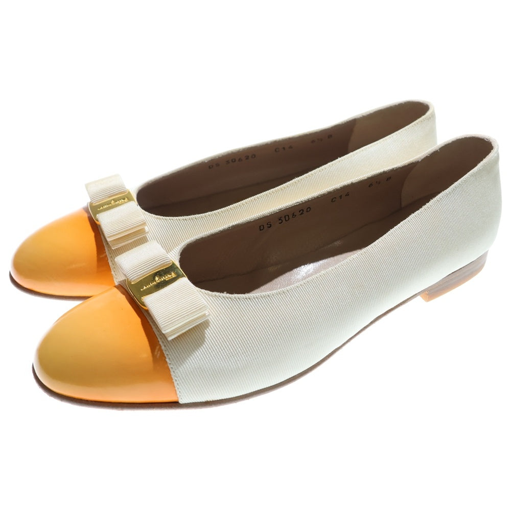 Salvatore Ferragamo(サルヴァトーレ フェラガモ) ヴァラリボン フラット パンプス ホワイト レディース