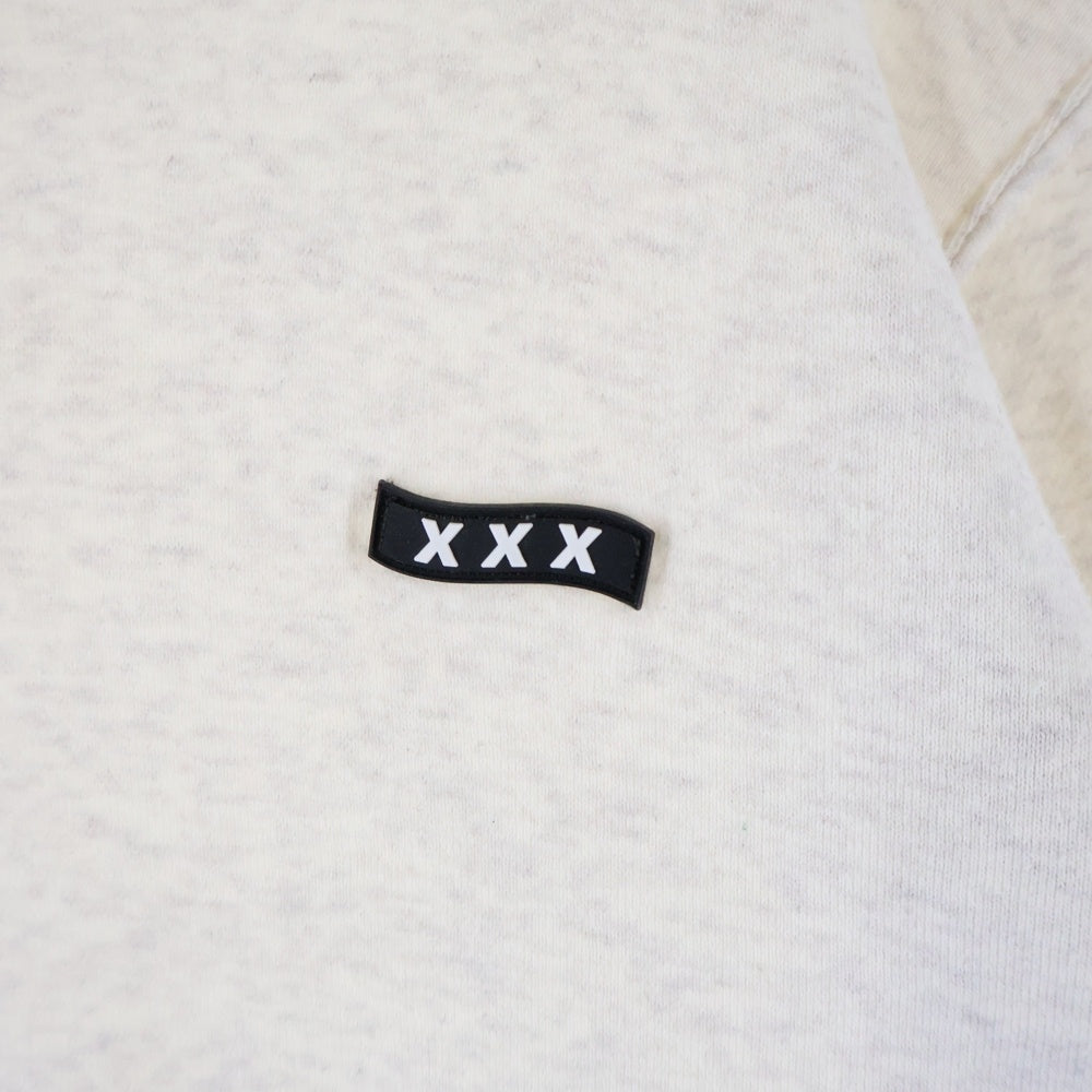 GOD SELECTION XXX(ゴッドセレクショントリプルエックス) ワンポイントロゴ クルーネックスウェットシャツ トレーナー グレー