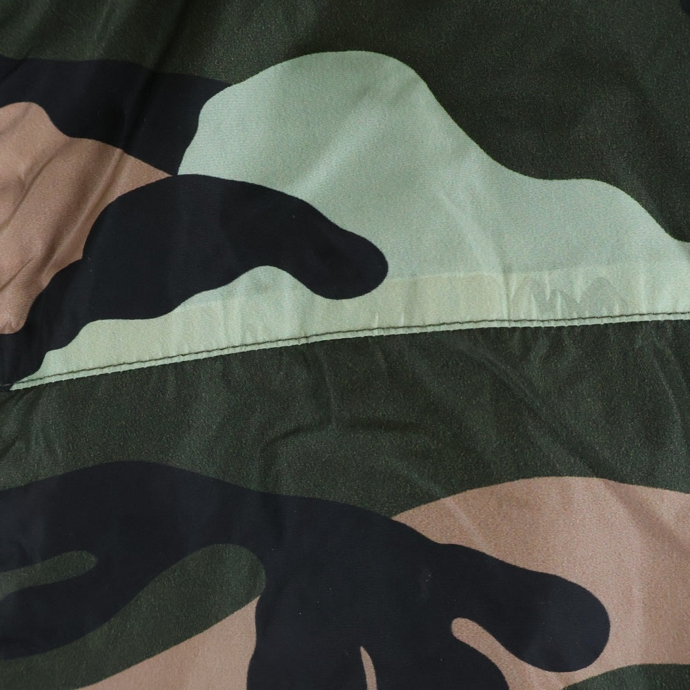 VALENTINO(ヴァレンティノ) カモ柄 フード付きナイロンジャケット マルチ KV0CIB51290