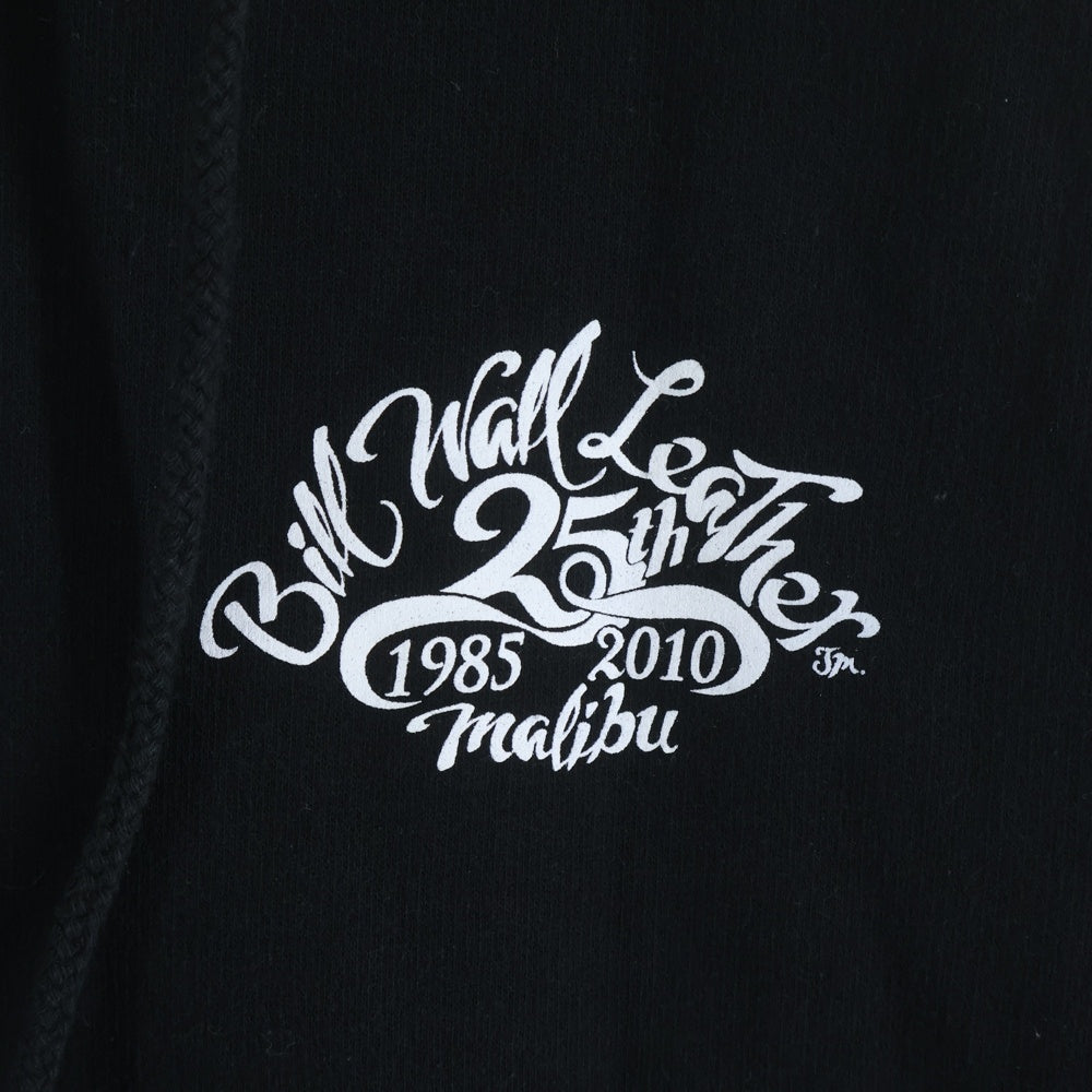 Bill Wall Leather/BWL(ビルウォールレザー) 25周年限定 ロゴプリントジップアップパーカー ラック