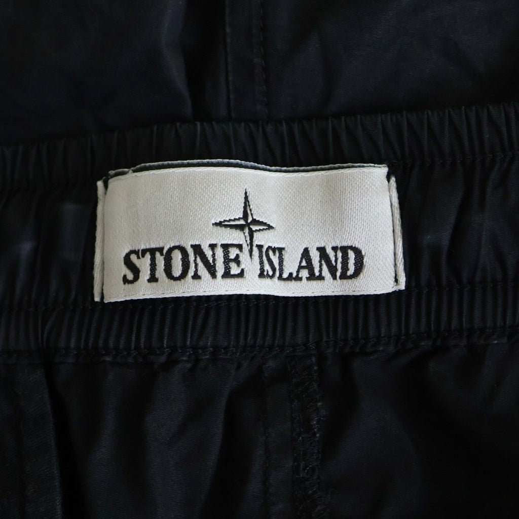 STONE ISLAND(ストーンアイランド) 24SS COMPASS CARGO SHORTS 8015L1803 ロゴパッチバミューダショーツ カーゴハーフパンツ ブラック