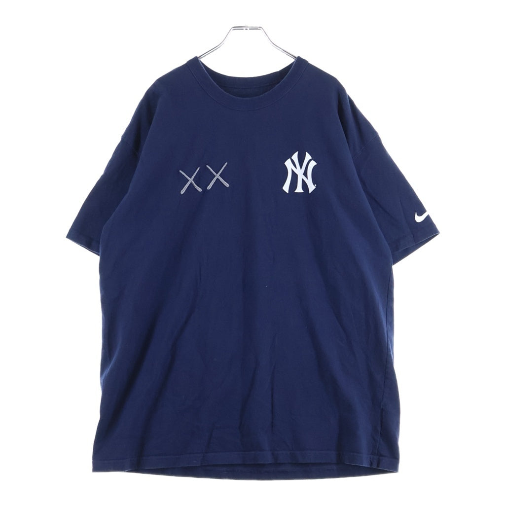 NIKE(ナイキ) × KAWS MLB Elevated Max 90 Tee New York Yankees Tシャツ ネイビー