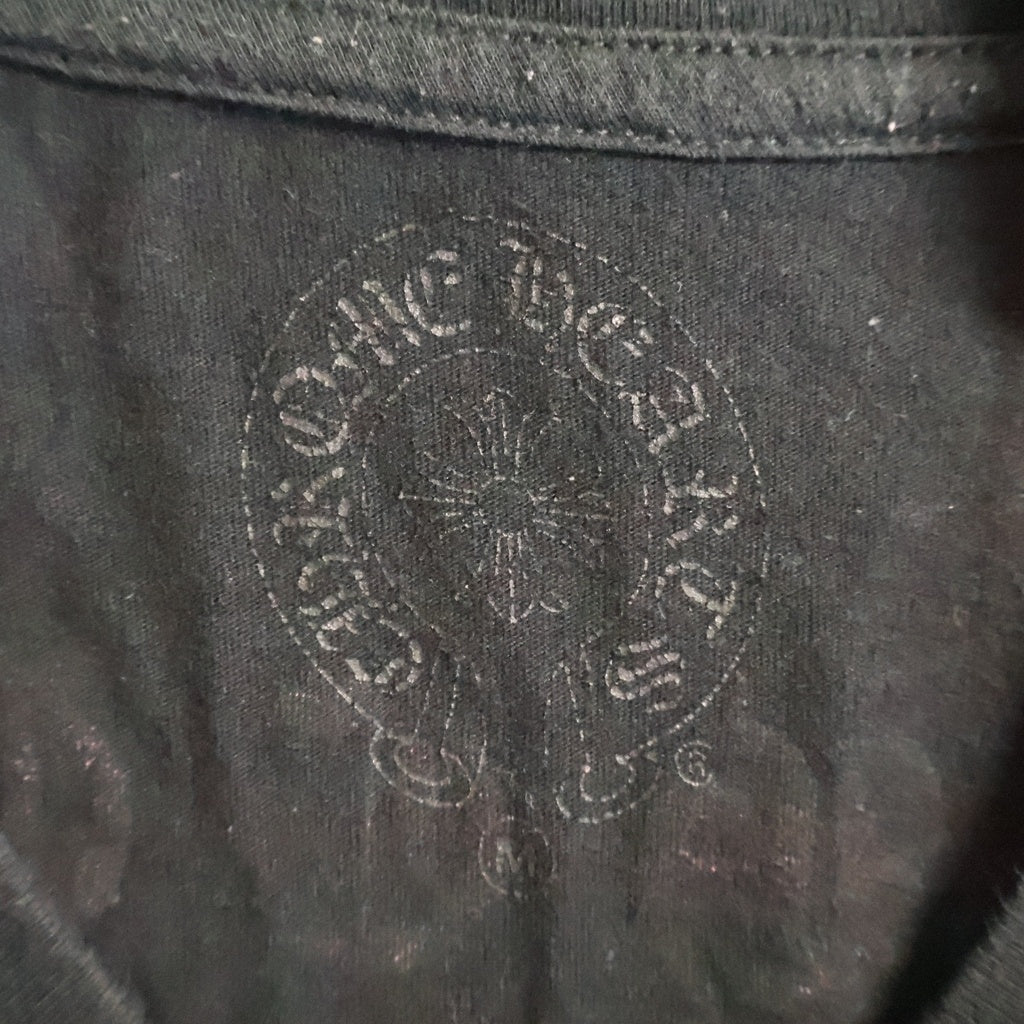 CHROME HEARTS(クロムハーツ) Vertical Logo L/S バーティカルロゴプリント 長袖Tシャツカットソー ブラック/ピンク