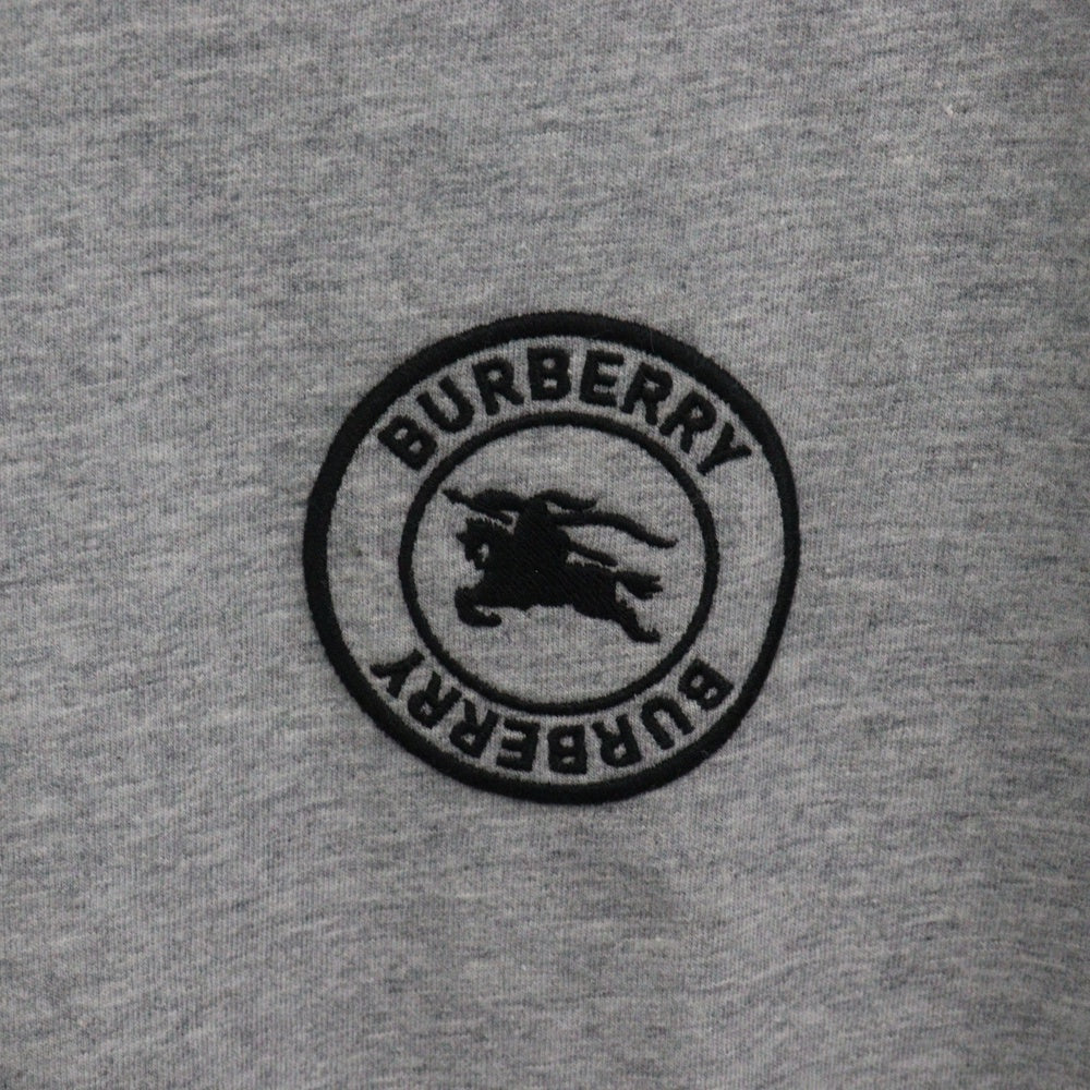 BURBERRY(バーバリー) Emblem Long Sleeve T-Shirt 8004255 エンブレムロゴ刺繍長袖Tシャツ ロンT グレー