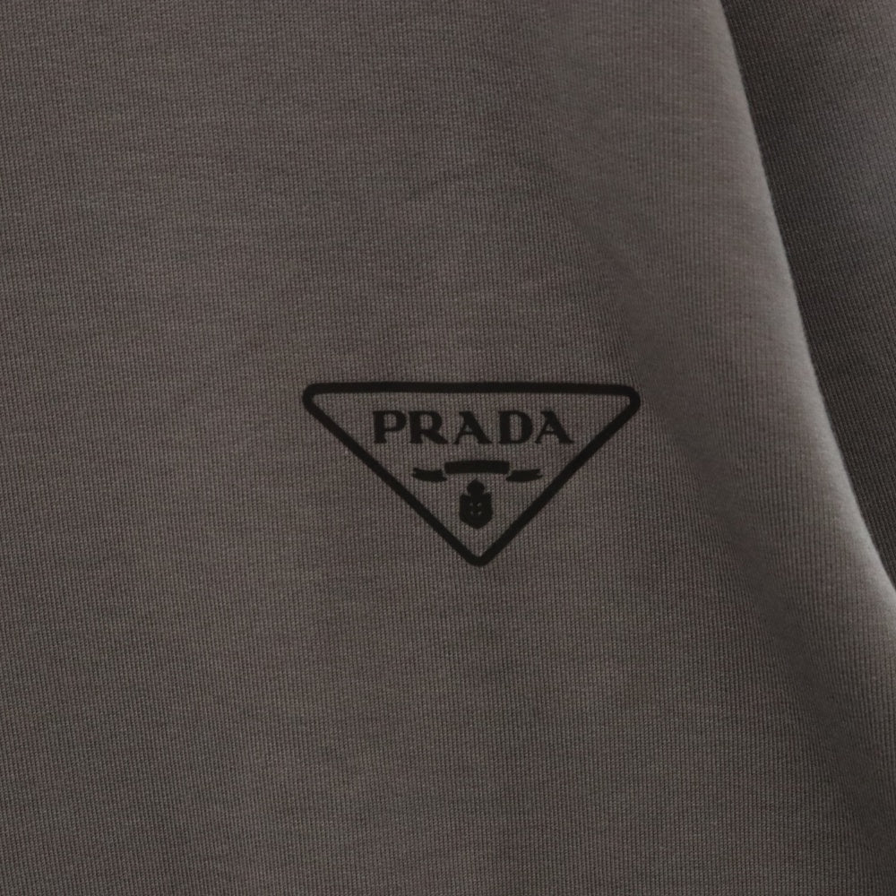 PRADA(プラダ) 24AW Triangle Logo Sweatshirts UJL21A R232 1U77 トライアングルロゴプリントクルーネックスウェットトレーナー グレー