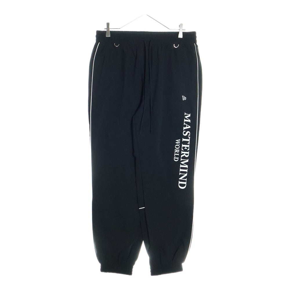 mastermind JAPAN(マスターマインドジャパン) 24SS×NEW ERA TRACK PANT ニューエラ ロゴプリントナイロントラックパンツ ブラック