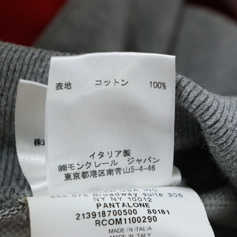 MONCLER GAMME BLEU(モンクレール・ガム・ブルー) PANTALONE 213918700500 ロゴワッペン付きサイドラインスウェットパンツ グレー