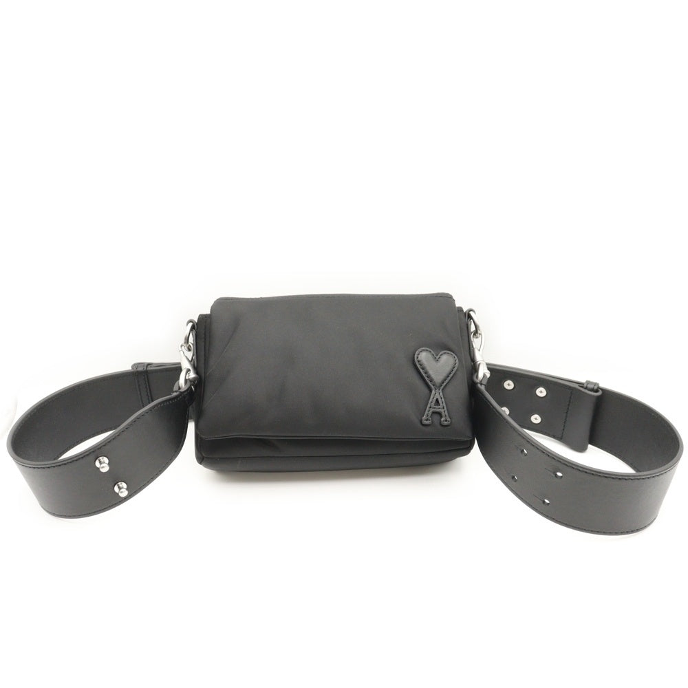 ami paris(アミパリス) 25AW Mardel Bag ULL710-AW0001-001 ナイロン フロントロゴワッペン ショルダーバッグ ブラック