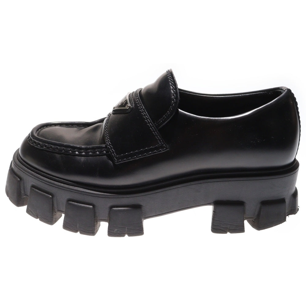 PRADA(プラダ) Monolith Pointy Brushed Leather Loafers モノリス トライアングルロゴ 三角プレート ブラッシュドレザー ローファー ブラック 2DE129