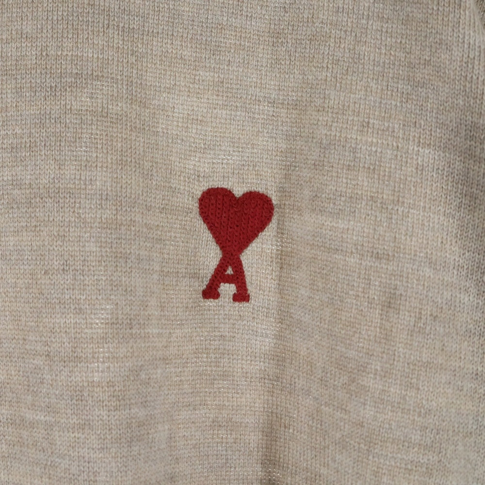 ami paris(アミパリス) ロゴ刺繍入り ウール セーター HKS111 KN0025 ベージュ