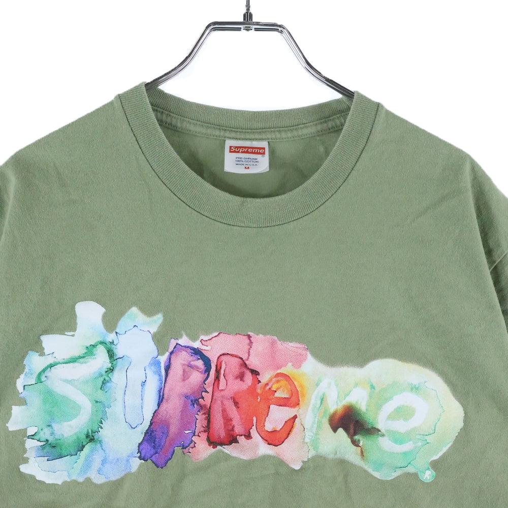 SUPREME(シュプリーム) 23SS Watercoleor ウォーターカラー フロントプリントロゴ クルーネック半袖Tシャツ カーキ