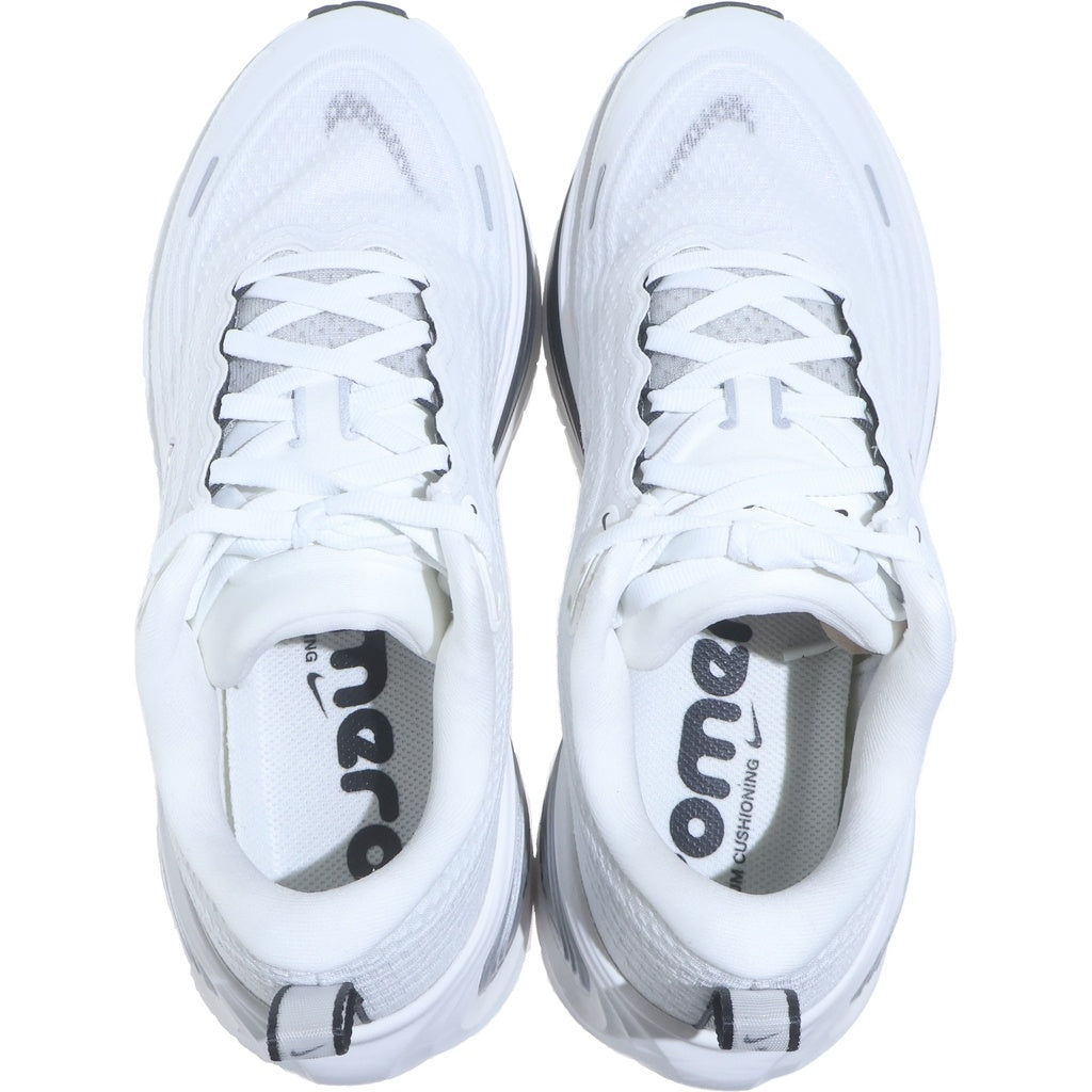 NIKE(ナイキ) VOMERO PLUS IO9916-101 ボメロ プラス ローカットランニングシューズ ホワイト US7/25.0cm IO9916-101